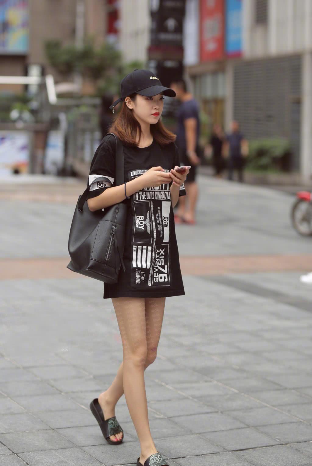 街拍：图1连衣裙美女，图3紧身裤美女，图7美女清纯可人