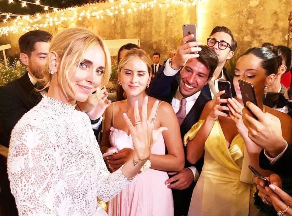 满足了少女们对婚礼的所有幻想，这场世纪婚礼到底有多梦幻?