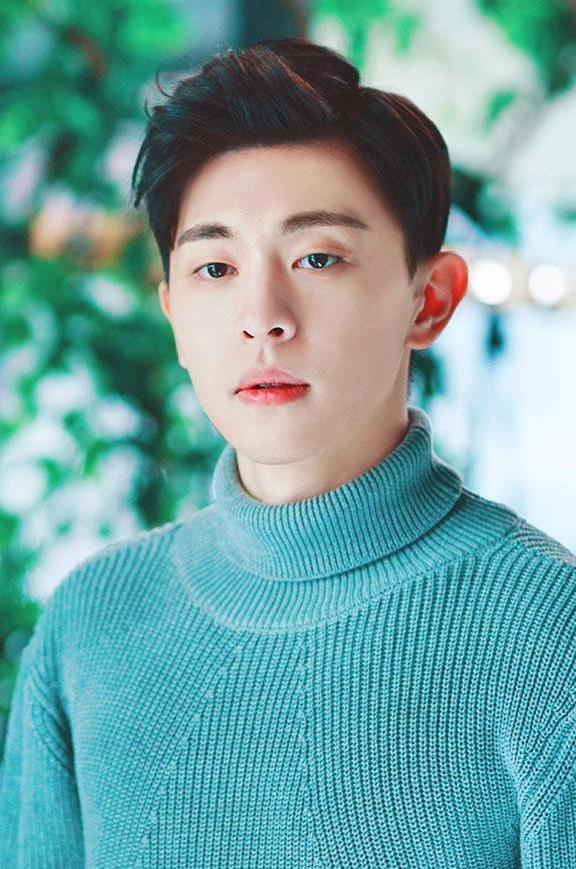 邓伦后援会事件后换新发型, 颜值爆表像换脸