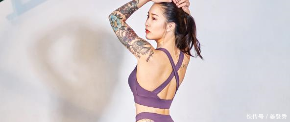 又高又瘦的打底裤美女，尽显成熟女人味，让人心生爱慕