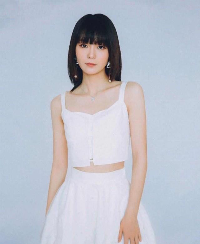 『白裙子』今年最美最流行的裙子,显白又高级,回头率200%!!