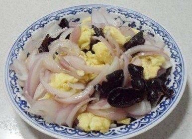 『凉拌木耳』多吃它们,辅助降三高,每星期要吃2次以上哦!值得拥有美食来临