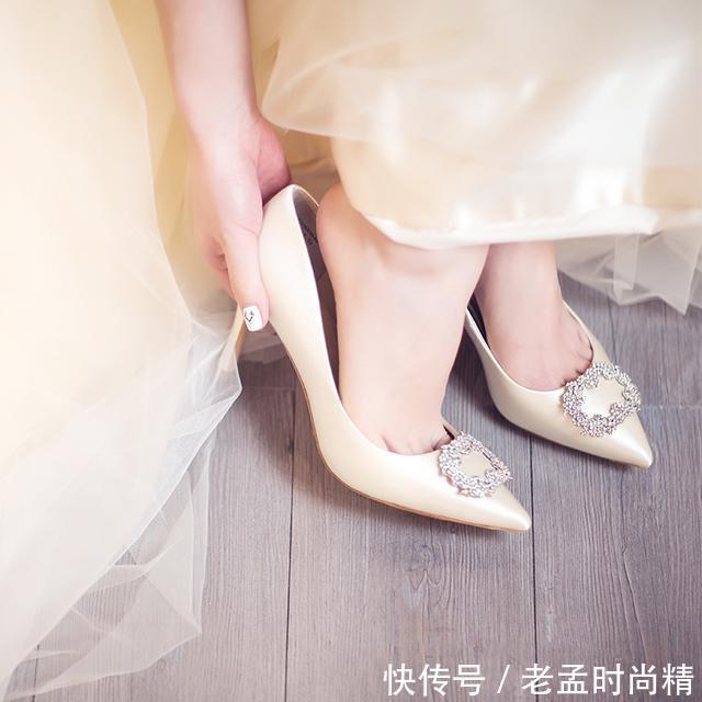 女人@聪明的女人都知道用一双高跟鞋提升自己的品味,时髦优雅还显高