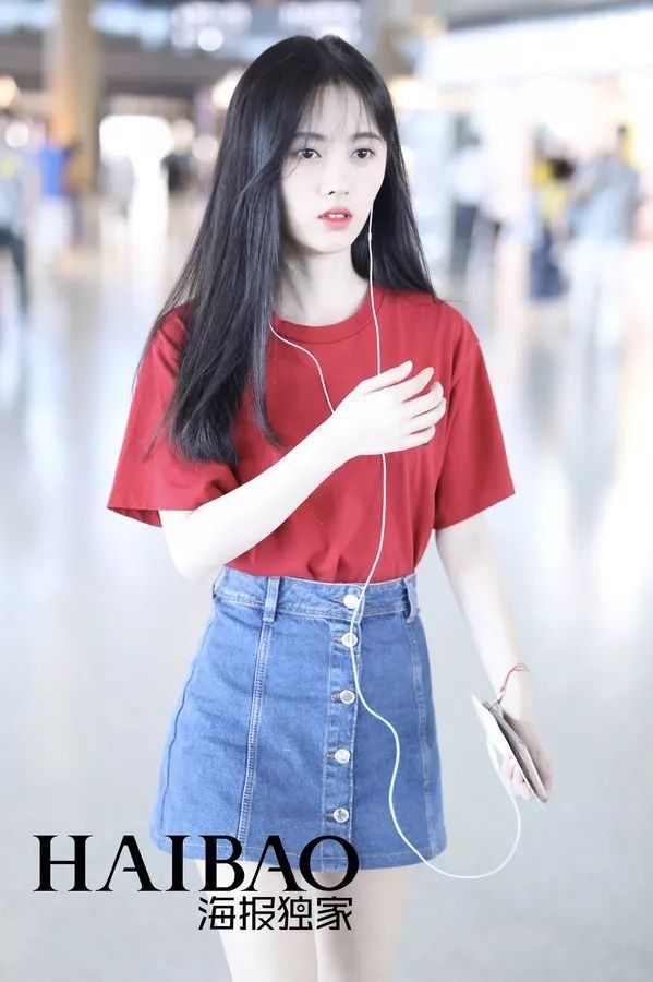 瘦回巅峰的赵薇年轻10岁!白百何这脸是怎么了?【海报街拍】