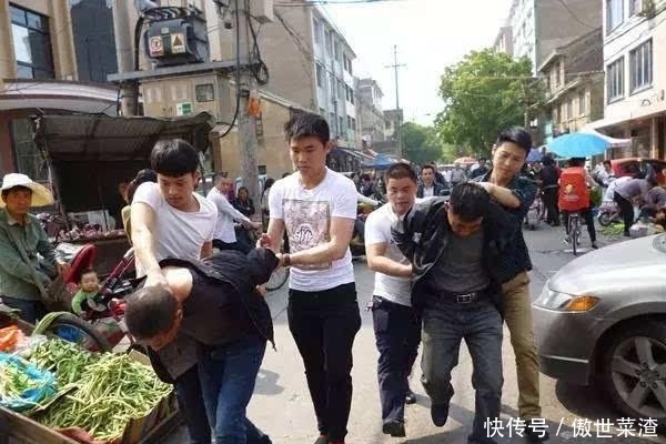  「套路」农民注意，这3个摊位“套路深”，有钱也别太任性，有人