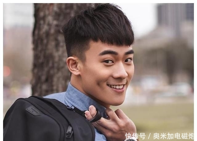 『头发剪短』男生别嫌弃“两边铲光”发型,2020年头发这样剪,干净时尚又帅气