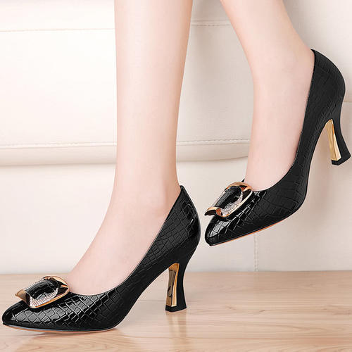 没有高跟鞋的秋天不完整!新上6款高跟鞋,端庄大方还时髦