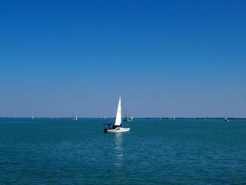 获得诺贝尔奖最多的国家,最支持中国人,四周不临海却最会玩水!