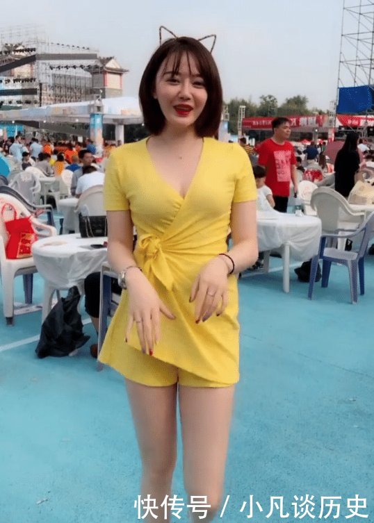 『 之余』可爱之余又不失性感!,时尚美女穿上连体裤