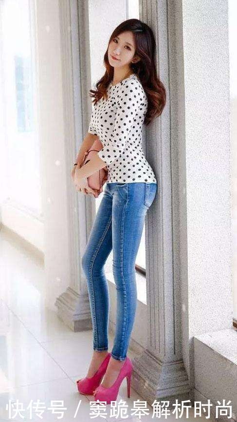 一条很舒适紧身裤,穿出时的尚女神范,样子总是那么迷人!