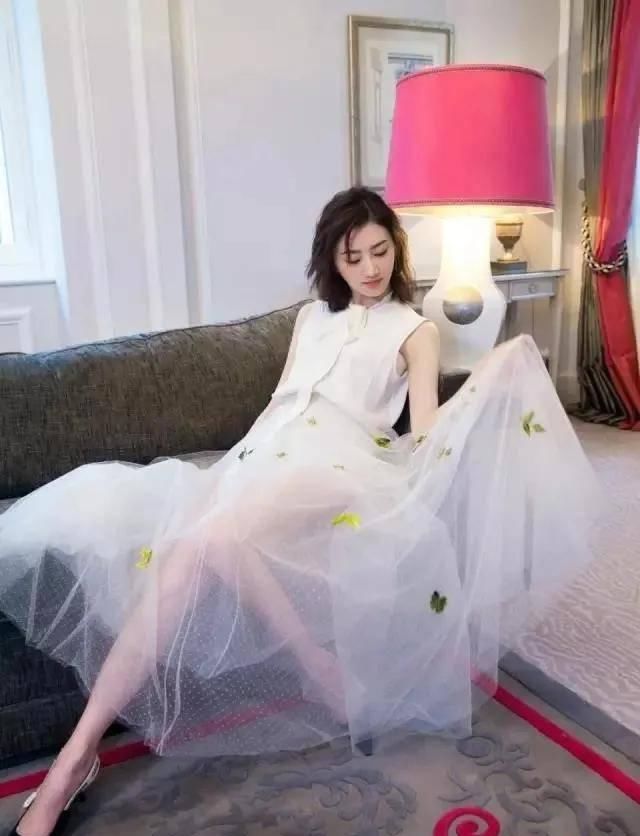 『初春』2020初春,流行“盛开花的衣服裤子”,美痛哭!