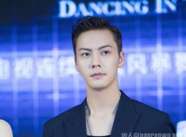  『适合』剪背头有什么要求 男士有这4个标志 很适合剪背头发型