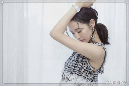 张钧甯还真是敢穿,低领小黑裙穿出时尚新高,网友:气质女神