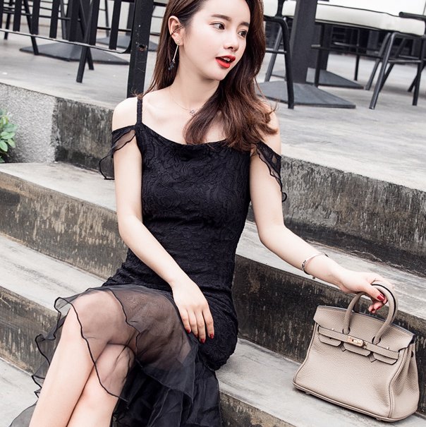 蕾丝的优雅永不过时，悠悠女人味挡不住，8090后女人穿，超美