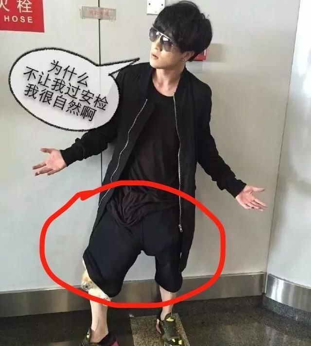 薛之谦发博公布当爸爸的消息，拿亲儿子作秀薛之谦表演型人格悲哀