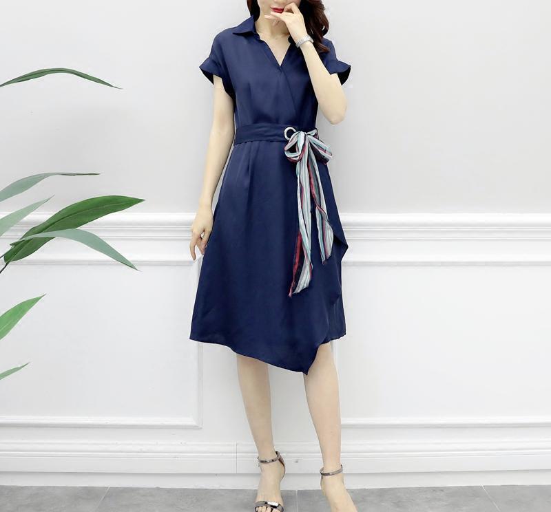 夏天出去玩就得穿这样的连衣裙，迷人有气质，展现窈窕身材