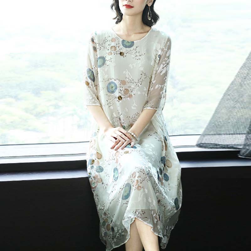 过时的夏装送我也不要,入秋后的新款欧货裙,时尚美嫩,先穿先美