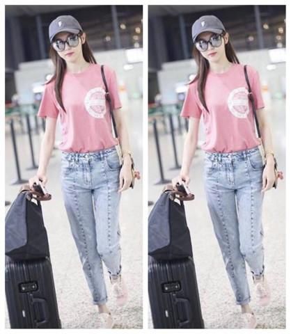 同样穿粉色T恤，24岁的徐璐却比不过35岁的唐嫣，网友：脸型问题