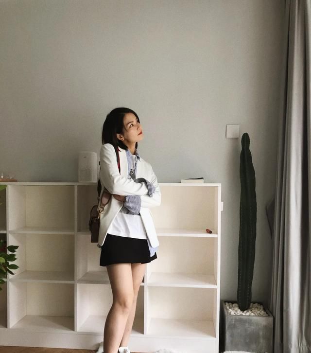 会显得■一衣多穿如何让条纹衬衫穿的不过于休闲