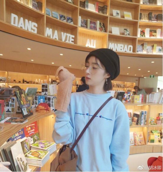 新剧霸屏，胡冰卿竟带着这些重返二十岁?