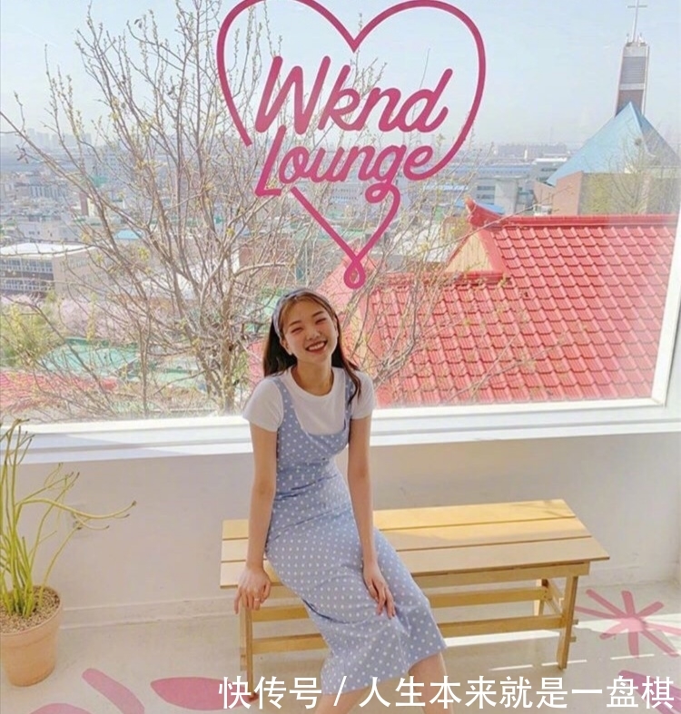  「蓝色」很火的“猫系少女”风，T恤和裙子就能帮你打造，11天美的不重复