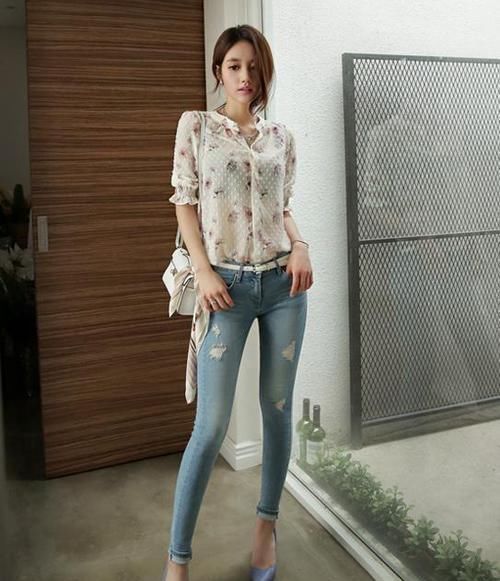  性感|牛仔裤美女简单搭配, 还是那么有魅力