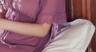 别看,看了会脸红!日本女在家就这样穿,清凉时髦女人味爆棚