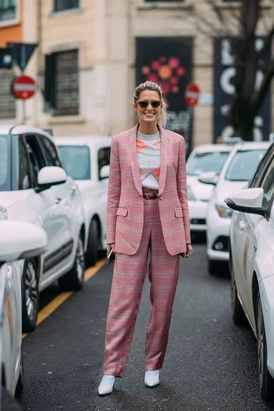 2018秋冬5大流行趋势抢先看，下半年就该这样穿!!