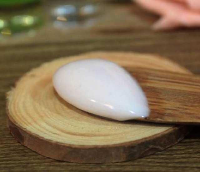 白醋+白糖小方法，早起前擦一次，50岁大妈肌肤白皙像20岁！