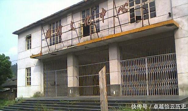 这座军用铀矿，雄踞深山30年，今破败荒凉，成电影取景地