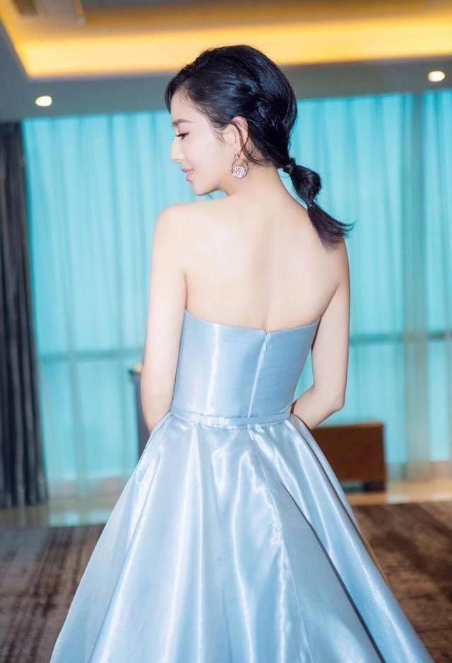 杨幂倪妮唐嫣的美背不相上下，可最好看的还是阮经天的前女友