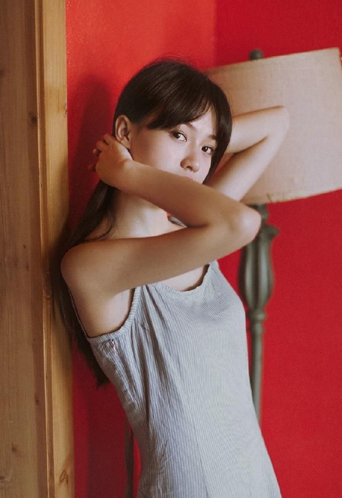 性感睡衣美女私房露背诱惑写真图片