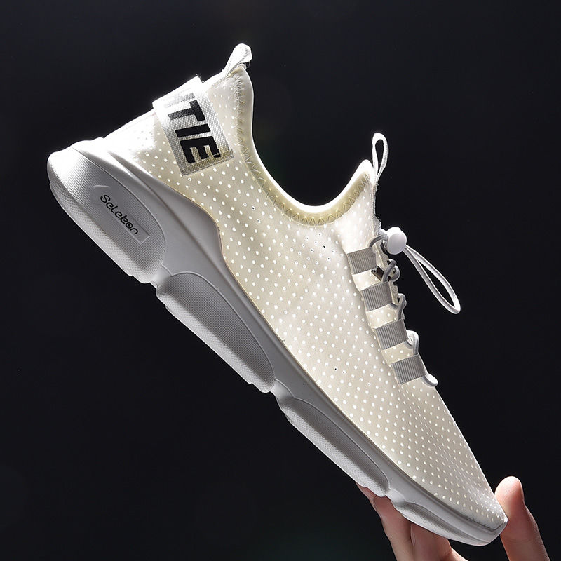 现在出门不兴穿凉鞋了,上海男人在穿的“透气鞋”,走路0负担