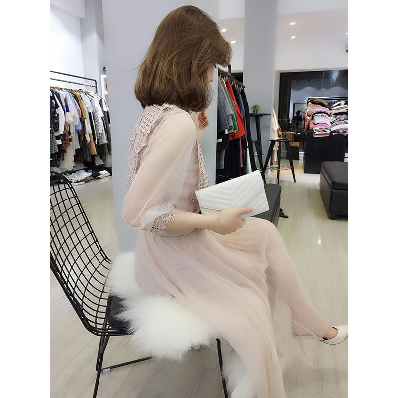 丰满女人辣眼睛?你看看下图女人这样穿，美嫩十足，果然一饱眼福