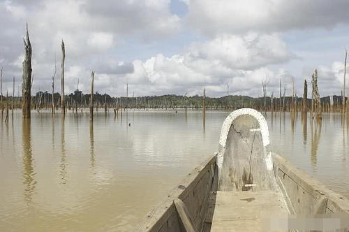 南美小国人口70万,却把汉语定为国语,中国人去旅行全程听中文