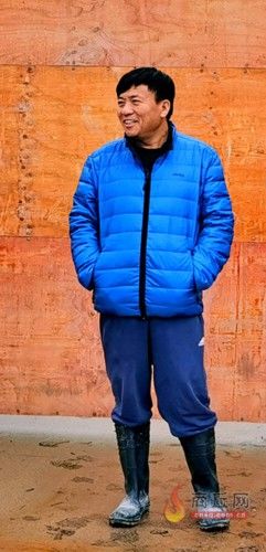  [养猪场]“猪司令”的生猪“保卫战”