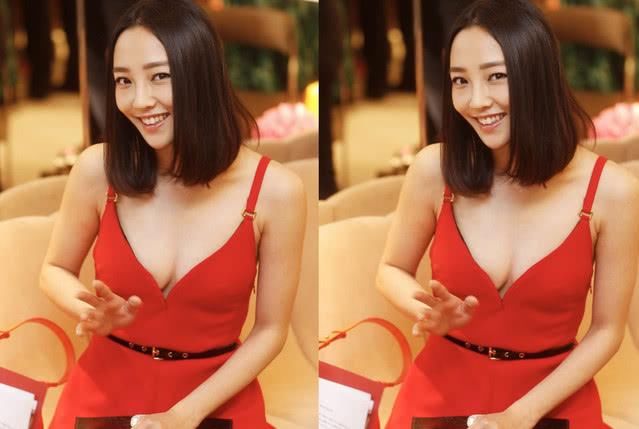 34岁白百何一袭吊带深V性感现身，网友:两个白色的大馒头!