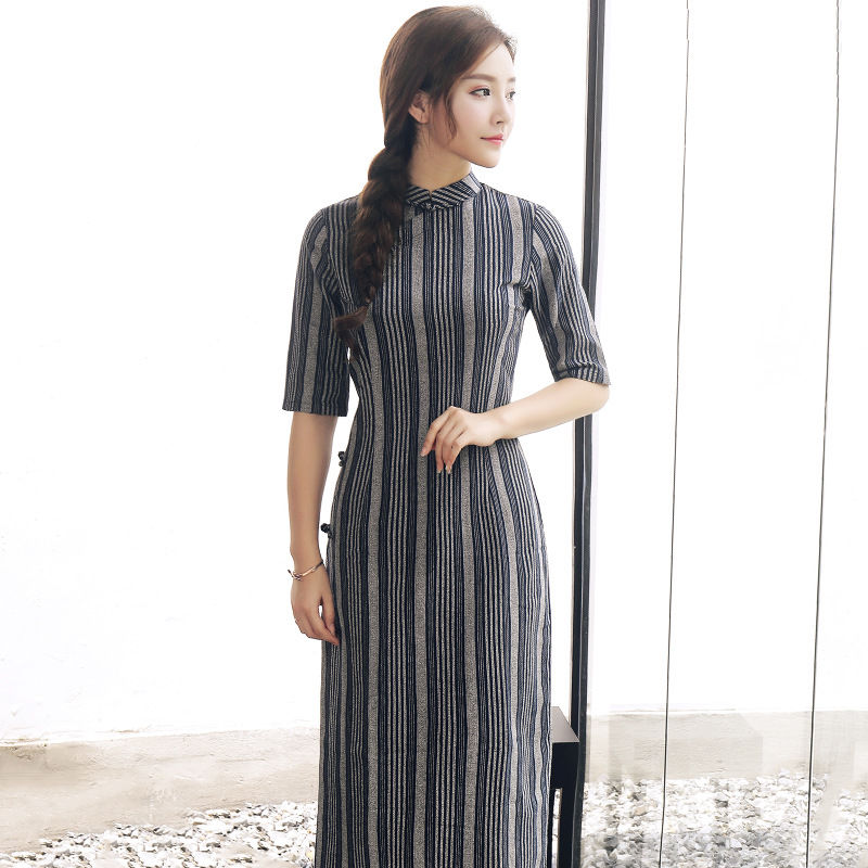 立秋我哥哥结婚，我和妈妈一人穿了一件旗袍，气质高贵惊艳全场