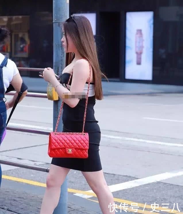 #脱俗#街拍:清新脱俗的小姐姐教你穿搭,太美了。