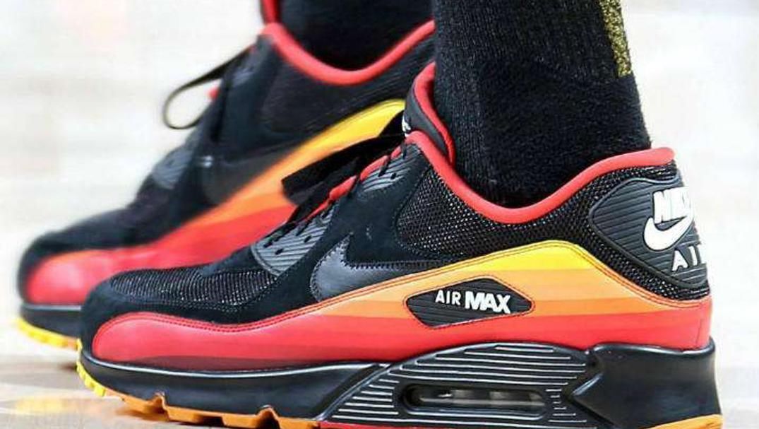  『Nike』塞弗罗萨独爱Nike Air Max 90，球迷：这鞋还能打球？