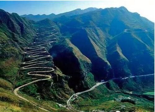 天下公路第一弯，云南宜良六十八道拐，世界上最弯的公路，老司机