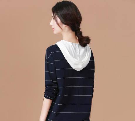 马上就到中秋，别买风衣了！今年流行穿洋气卫衣，显瘦显嫩超养眼