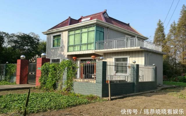  「老农」农村户口迁出后，留下的房屋和宅基地属于谁？听听淳朴