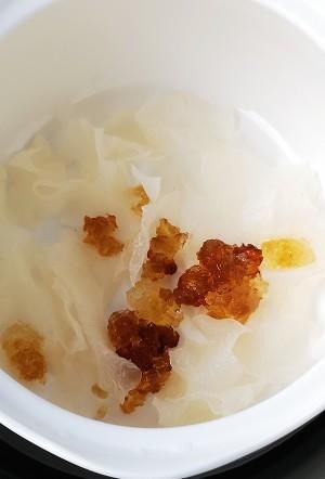  『桃胶』牛奶桃胶皂角米雪燕羹