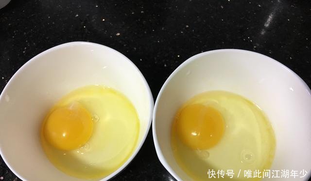『光盘』最近这个鸡蛋的做法超级火,味道浓郁,上桌准光盘,家人都喜欢