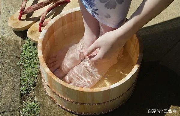  竟然：一勺盐，用处竟然这么多！食盐的8大妙用，99%的朋友都需要