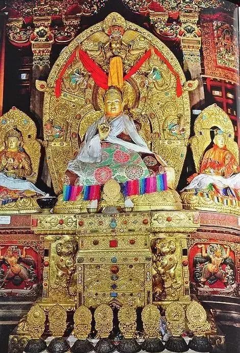 比故宫还壕的宫殿：厕所300年不打扫，最好的藏传文玩都在这儿