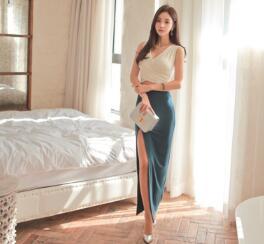 年轻活力的紧身裙美女，美丽的身姿特别养眼！