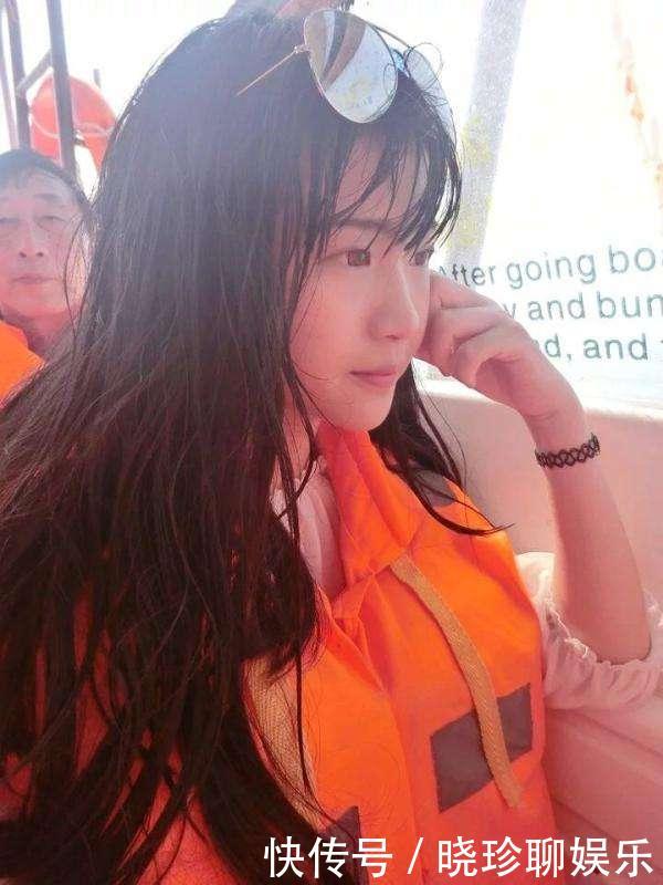 杨清柠晒“丈夫”和宝贝照片博同情,令人反感,网友:捞奶粉钱?!