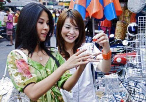 泰国人评各国游客：韩国人抠门，日本人懂礼貌，中国人用这两个字